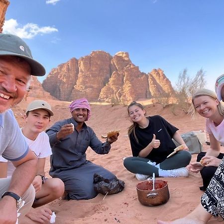 Wadi Rum-Bedouin Tents And Jeep Tours Ngoại thất bức ảnh