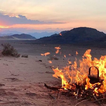 Wadi Rum-Bedouin Tents And Jeep Tours Ngoại thất bức ảnh