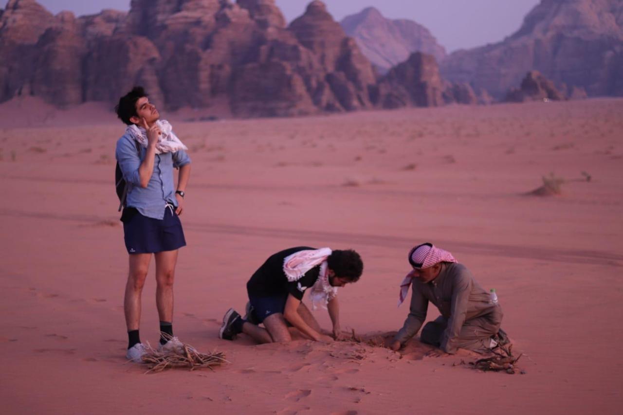 Wadi Rum-Bedouin Tents And Jeep Tours Ngoại thất bức ảnh