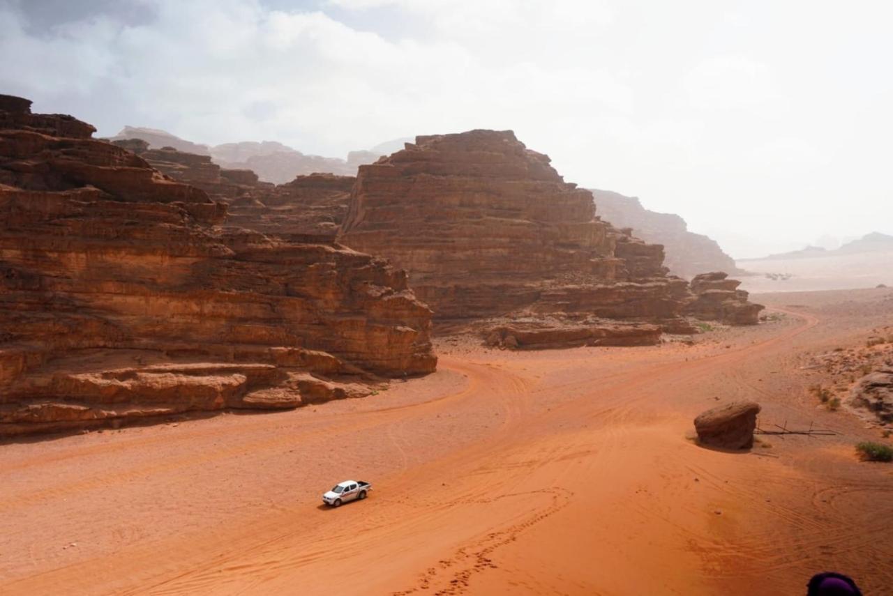 Wadi Rum-Bedouin Tents And Jeep Tours Ngoại thất bức ảnh