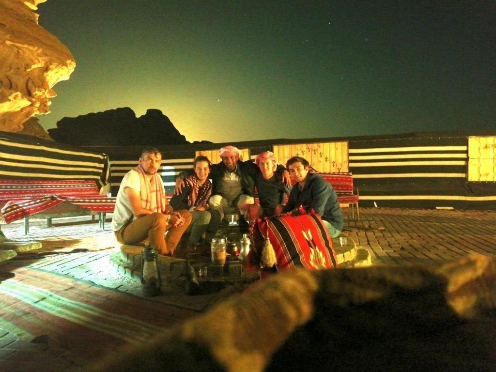 Wadi Rum-Bedouin Tents And Jeep Tours Ngoại thất bức ảnh