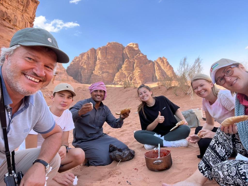 Wadi Rum-Bedouin Tents And Jeep Tours Ngoại thất bức ảnh