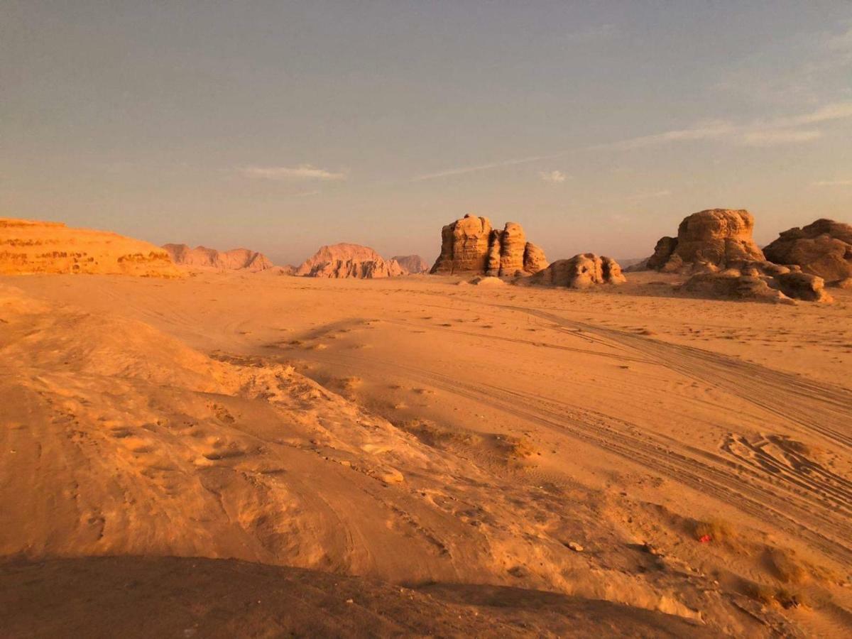 Wadi Rum-Bedouin Tents And Jeep Tours Ngoại thất bức ảnh