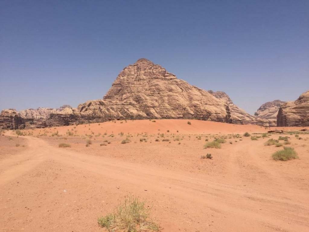 Wadi Rum-Bedouin Tents And Jeep Tours Ngoại thất bức ảnh