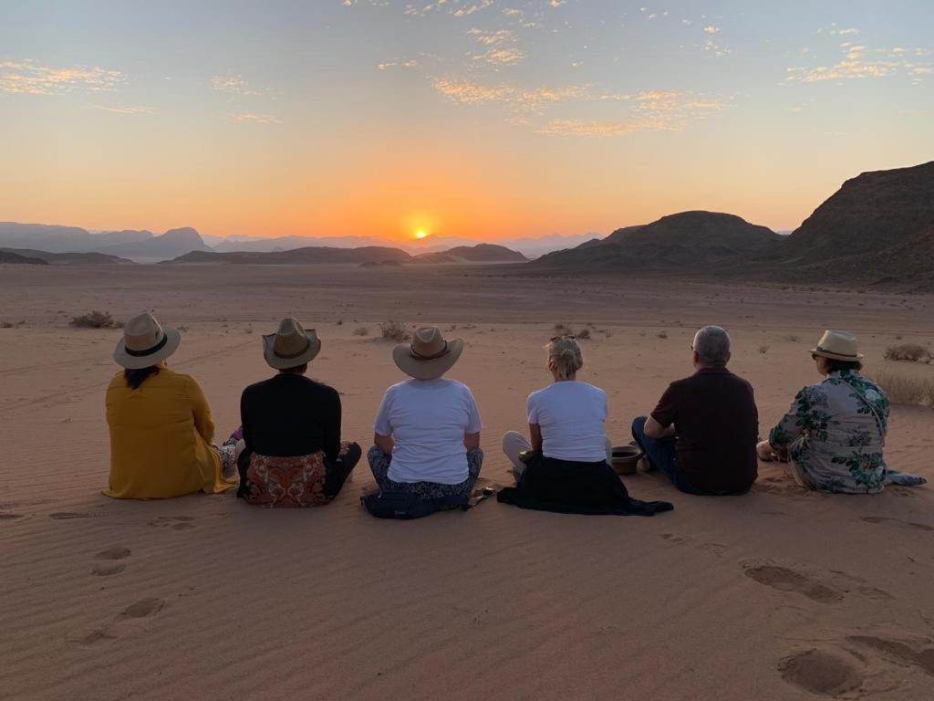 Wadi Rum-Bedouin Tents And Jeep Tours Ngoại thất bức ảnh